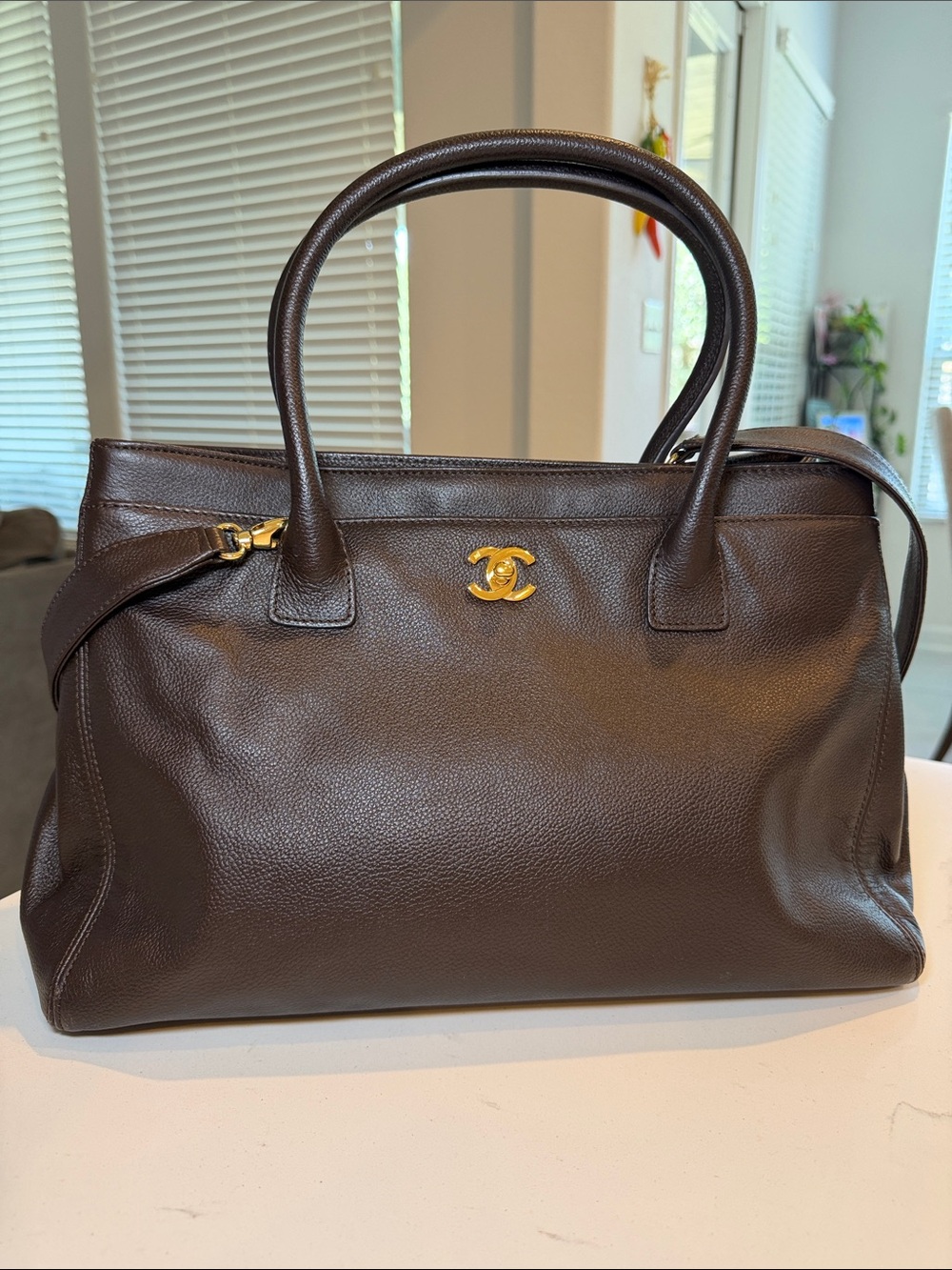 CHANEL Caviar Skin Executive Cerf Tote Shoulder Bag